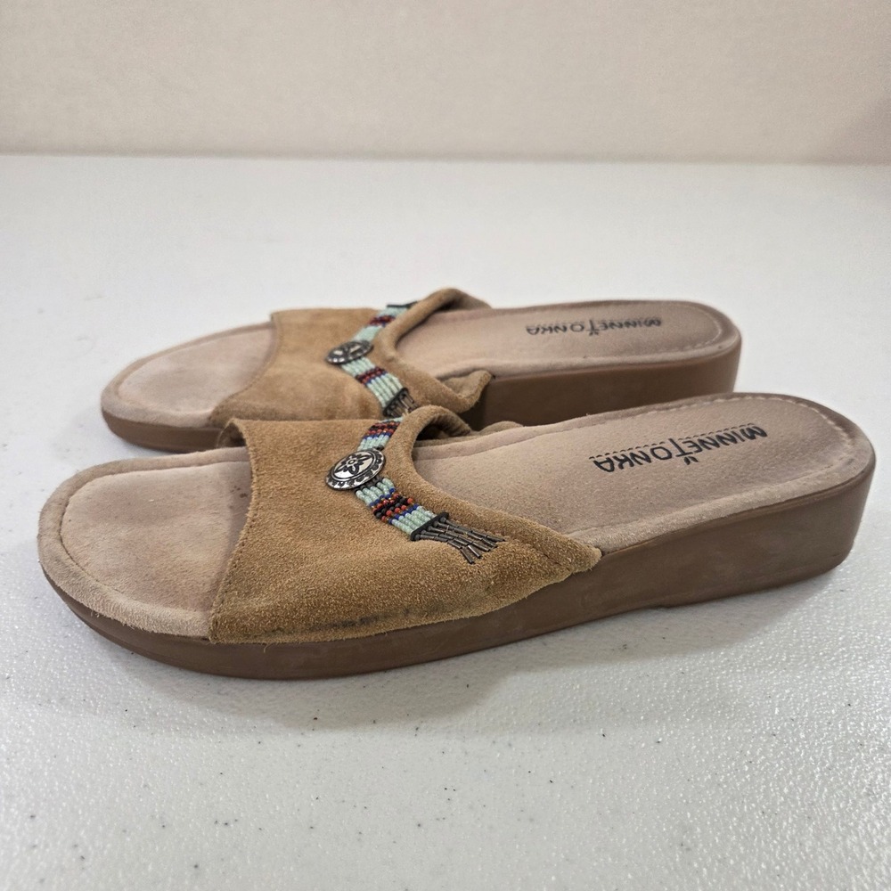 Minnetonka Womens Suede Slide Sandals Beaded Concho Wedge Size 9 10 Inch Insole